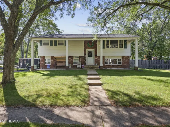 1 Kings Court, Jackson, NJ 08527