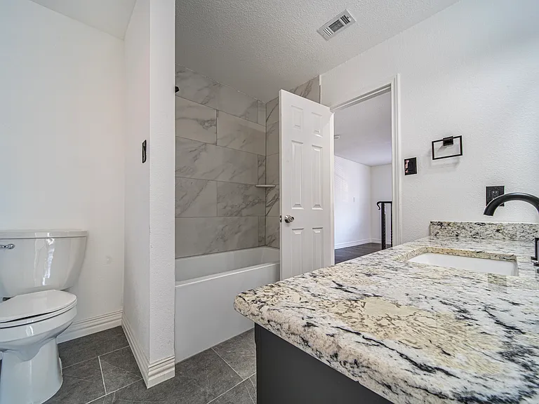 Upstairs Secondary Bathroom