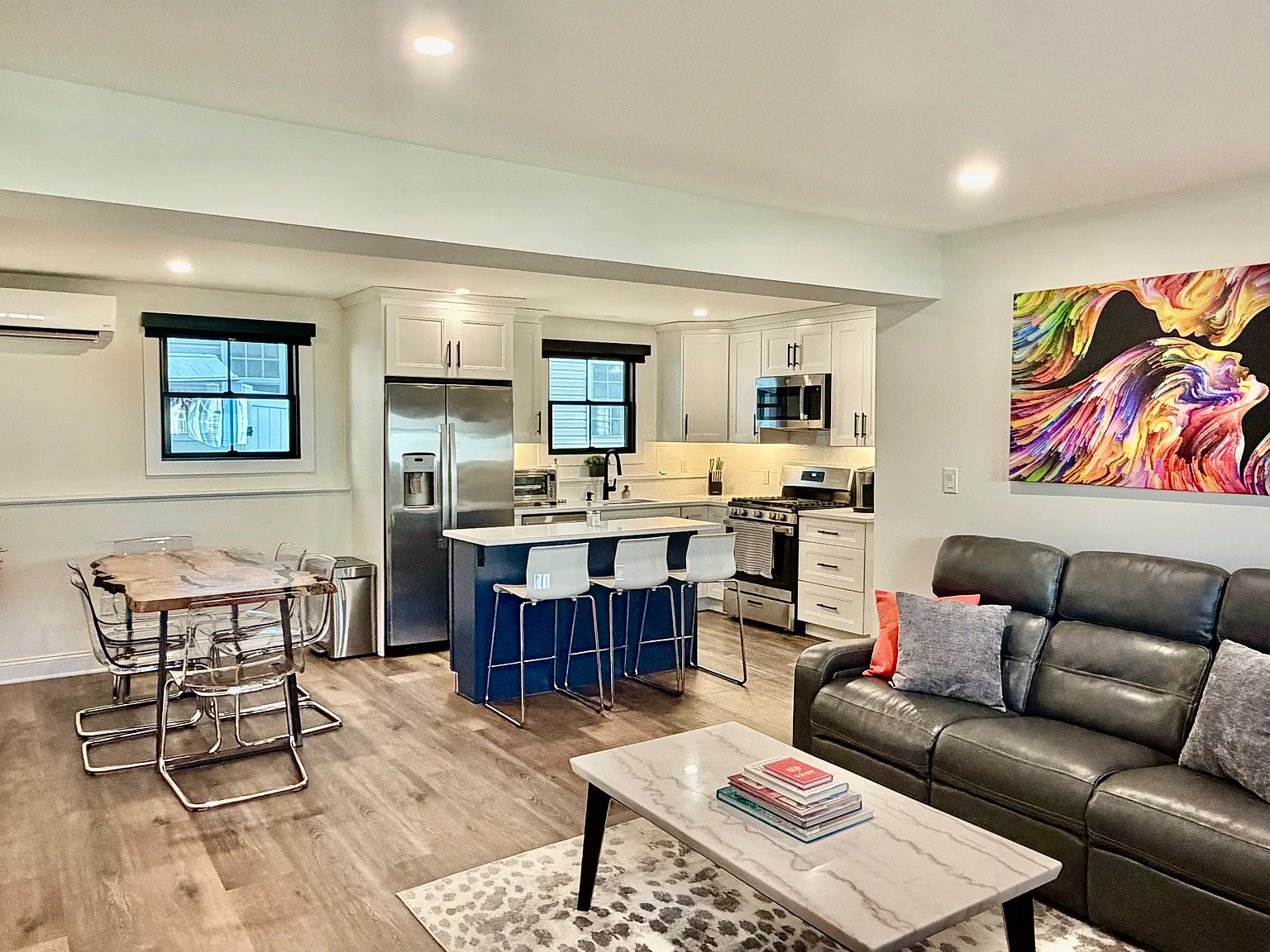 3 bed, 1.5 bath, 1000 sqft, $2,595 — Photo 2