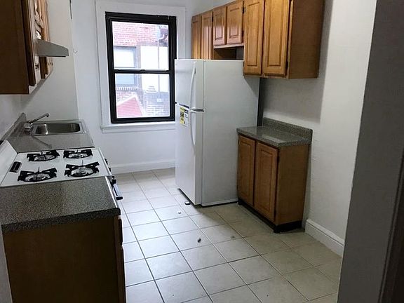 3rd image of 18910 37th Ave #10H