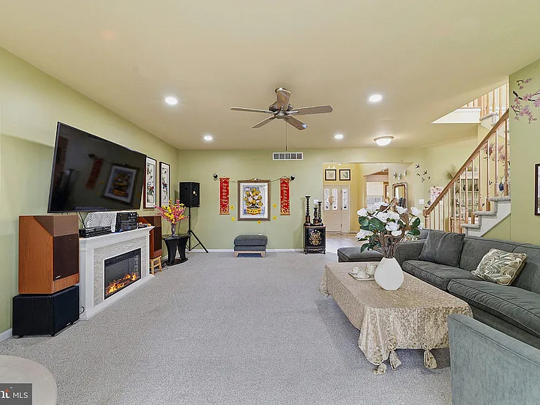 537 Riggs Ave — Photo 11