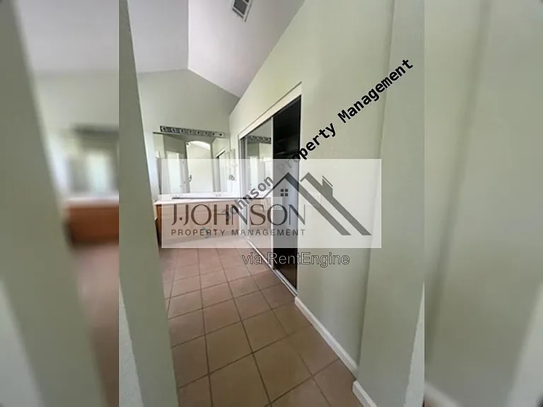 323 Glenbriar Cir — Photo 6