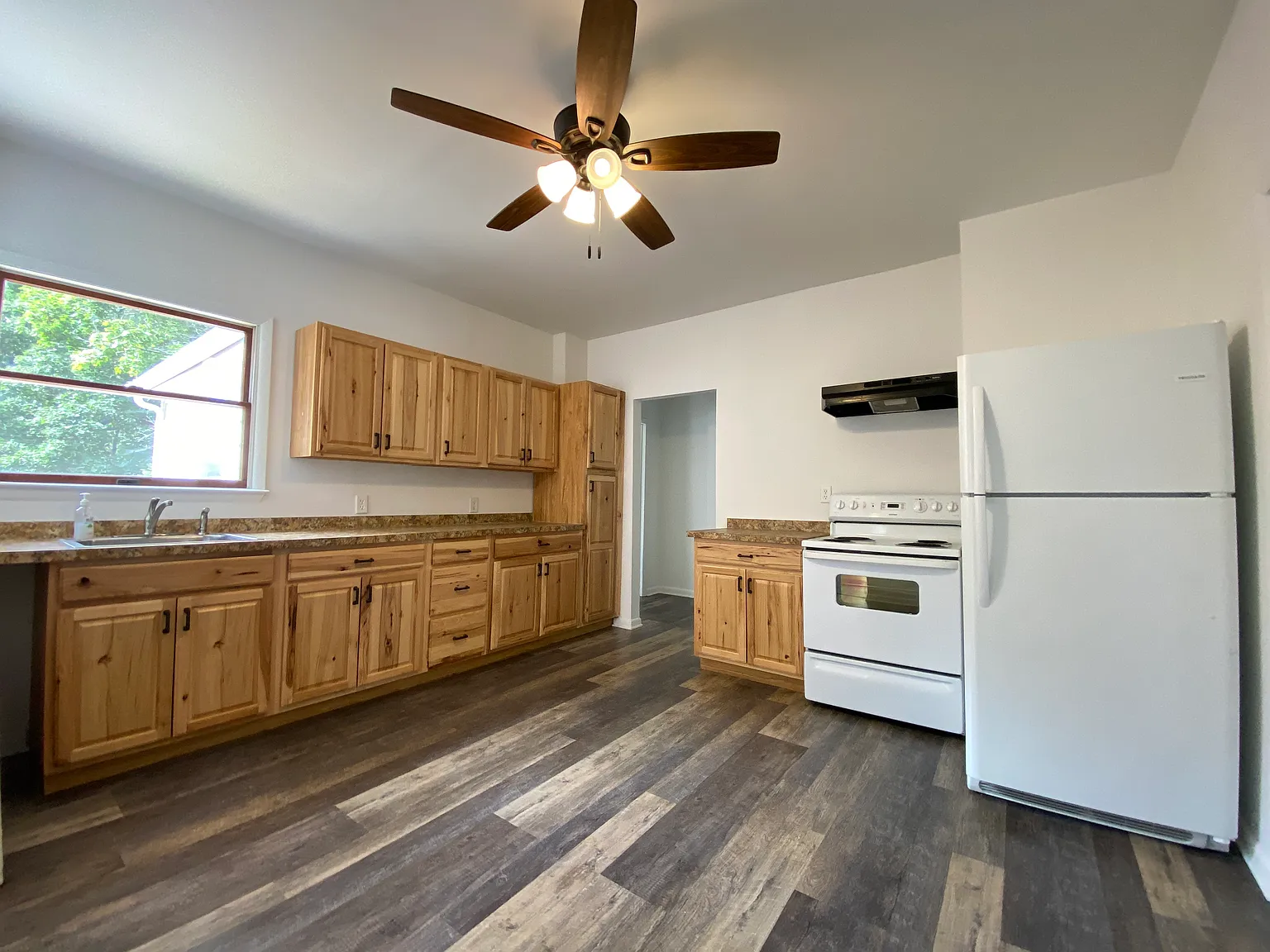 2 bed, $2,700 — Photo 4