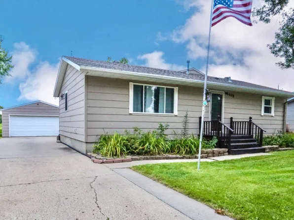 1408 Northview Ln, Aberdeen, SD 57401