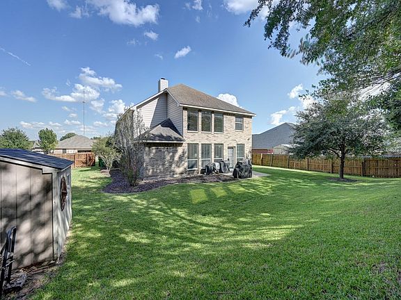 5th image of 2913 Oakwood Dr
