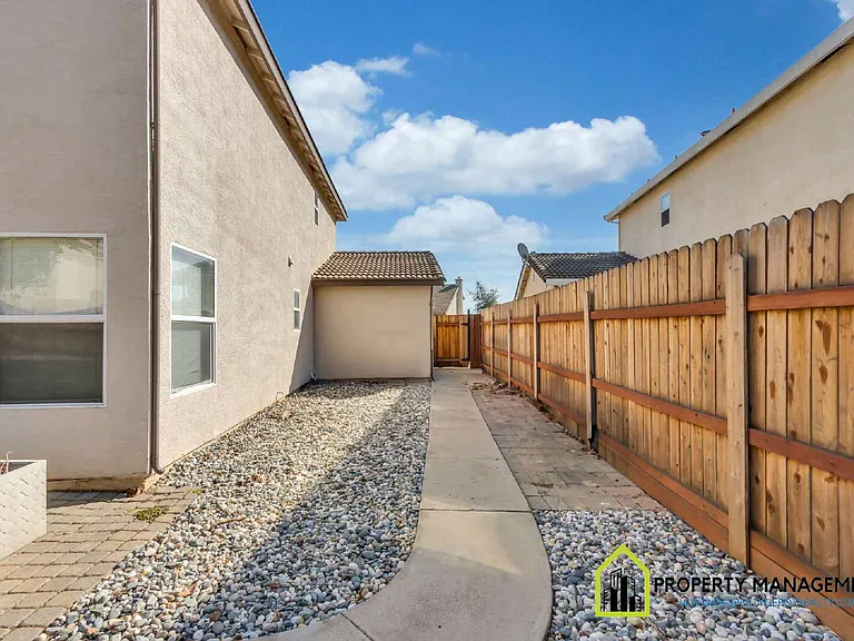 10118 Hampton Oak Dr — Photo 50