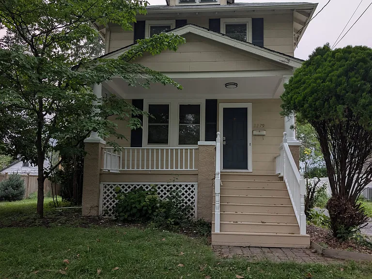 2279 Elizabeth Ave — Photo 2