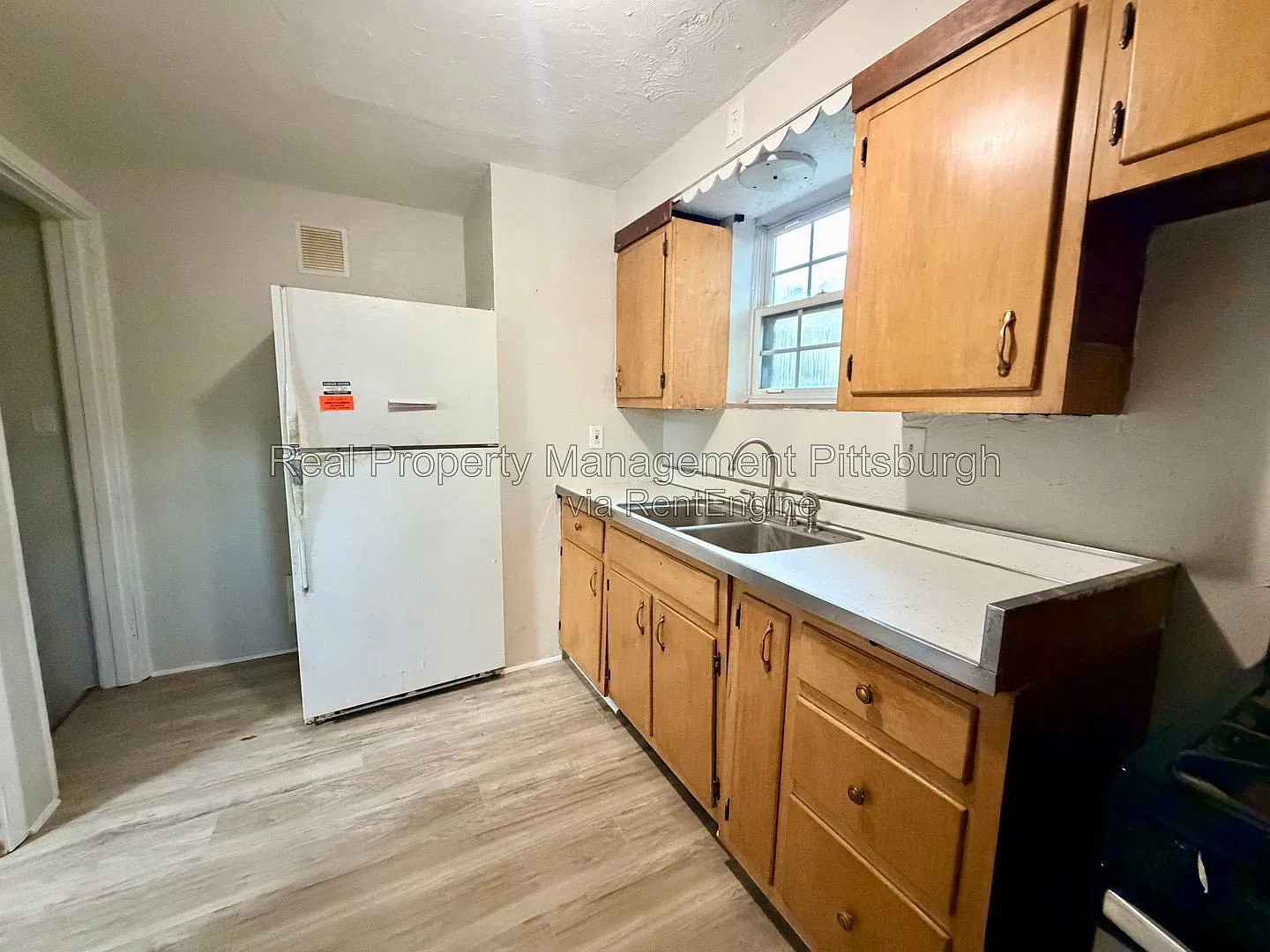 3 bed, 1.5 bath, 1254 sqft, $1,800 — Photo 3