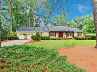 5 W Carriage Hill Dr, Poquoson, VA 23662