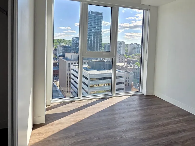 22 Hughson St N #1703-B — Photo 8