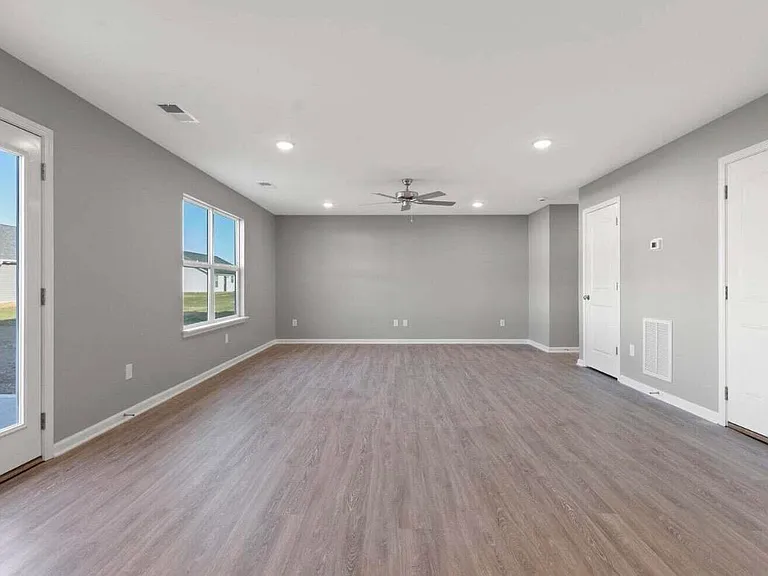 8113 Driftwood Loop — Photo 3