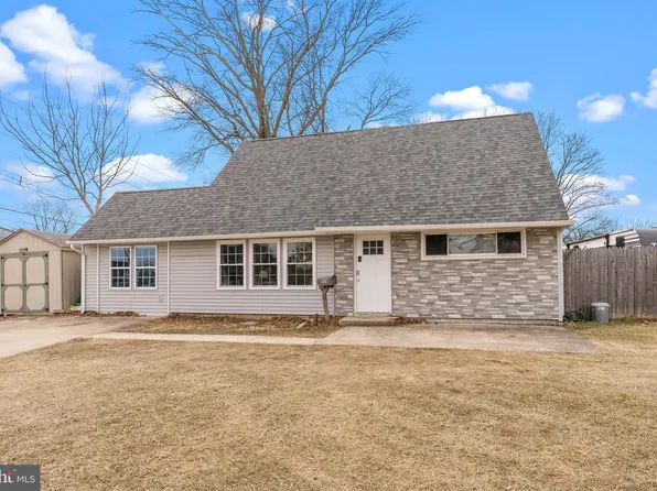 119 Plumtree Rd, Levittown, PA 19056