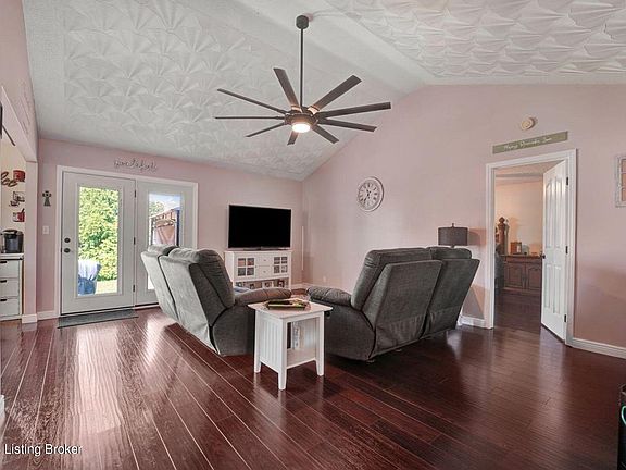 3rd image of 217 Deer Park Way