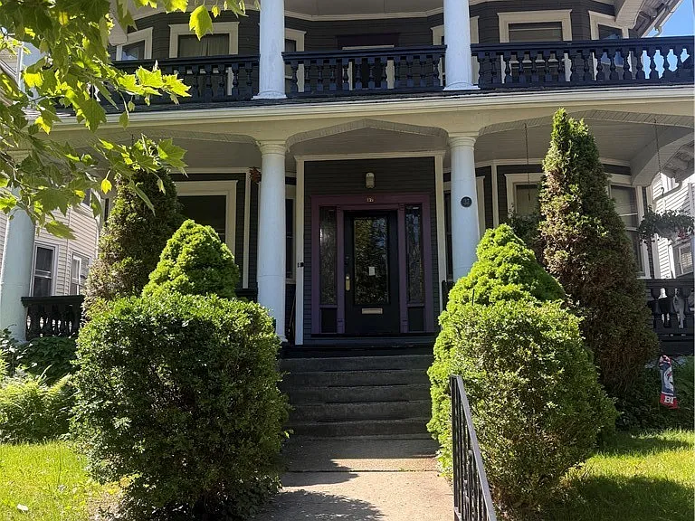 37 Inwood Pl — Photo 1