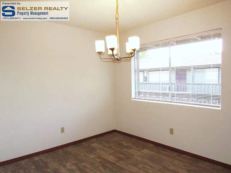1541 N Bush St — Photo 6