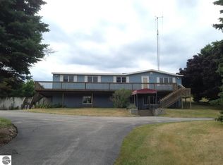 8901 N West Bay Shore Dr, Northport, MI 49670