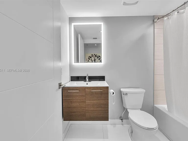 9901 E Bay Harbor Dr #802 — Photo 10