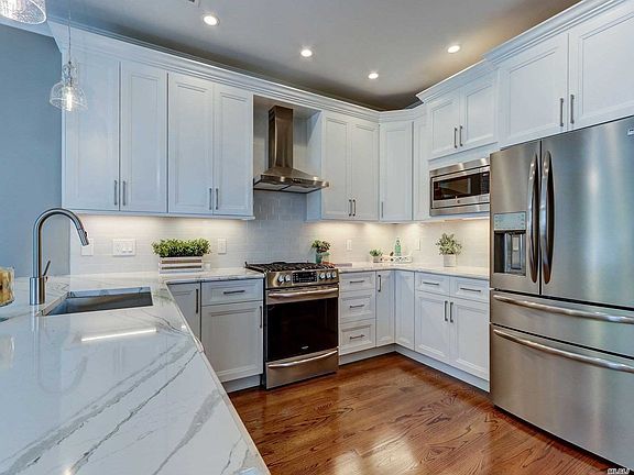4th image of 146 N 12th St