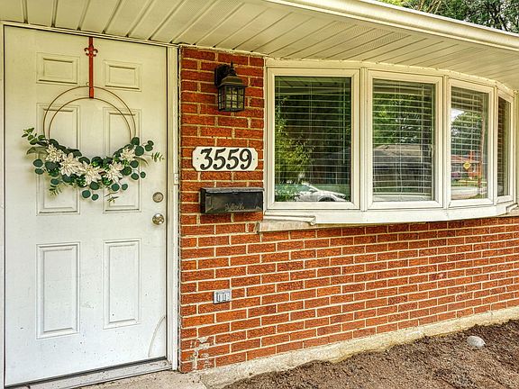 4th image of 3559 Roswell Dr