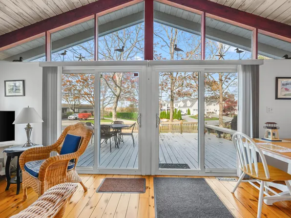 1 Cuttysark Road, Teaticket, MA 02536