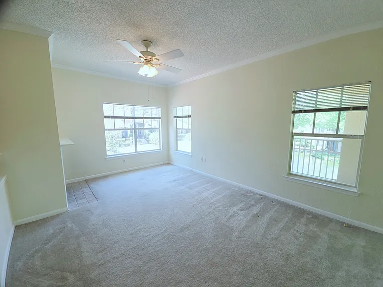 2422 White Magnolia Way #2422 — Photo 4