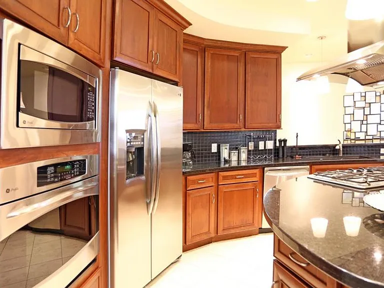 The Brandeis Apartments — Photo 25