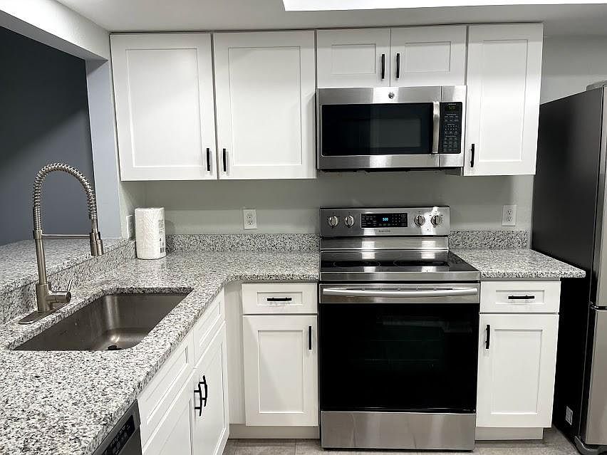 Beautiful New updated Kitchen