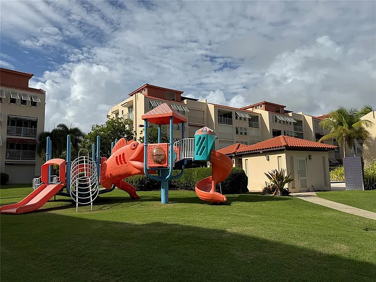 205 Cond Harbour Point #B — Photo 14