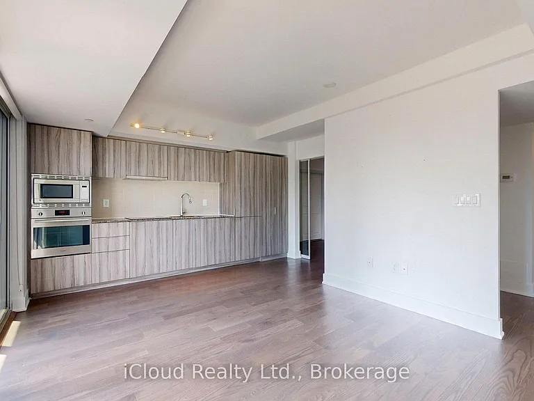 955 Bay St #2818 — Photo 6