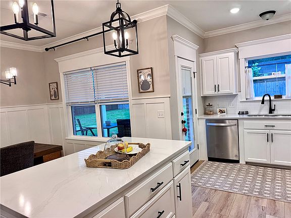 5th image of 2405 Logan Ct