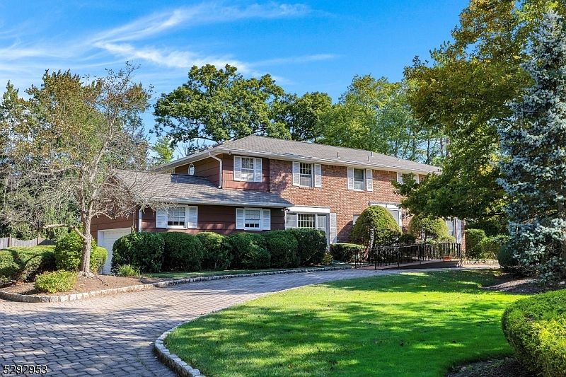 1st image of 3 Goodhart Dr