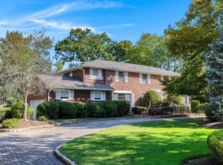 3 Goodhart Dr, Livingston, NJ 07039