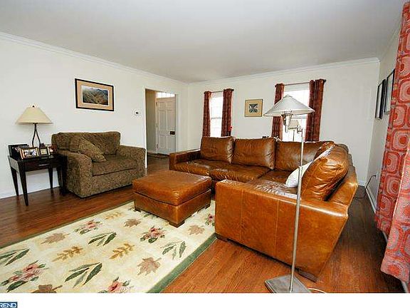 4th image of 6 Woodbury Rd