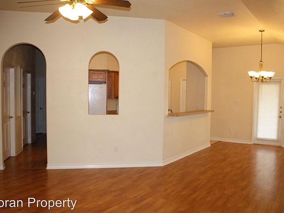 3rd image of 502 Wright Ave