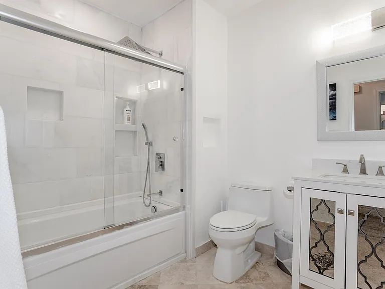 215 Stonepine Ln — Photo 5