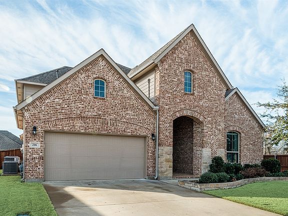 3rd image of 216 Equestrian Rd