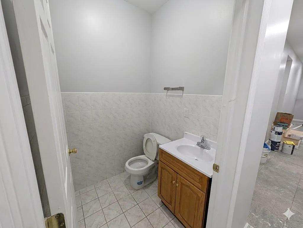4 bed, $2,200 — Photo 2