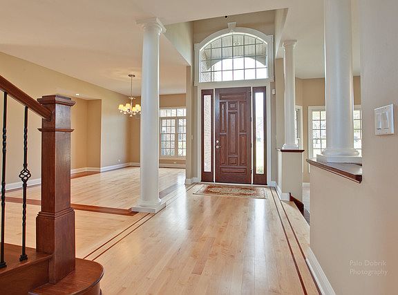 2nd image of 307 N Waynes Ct