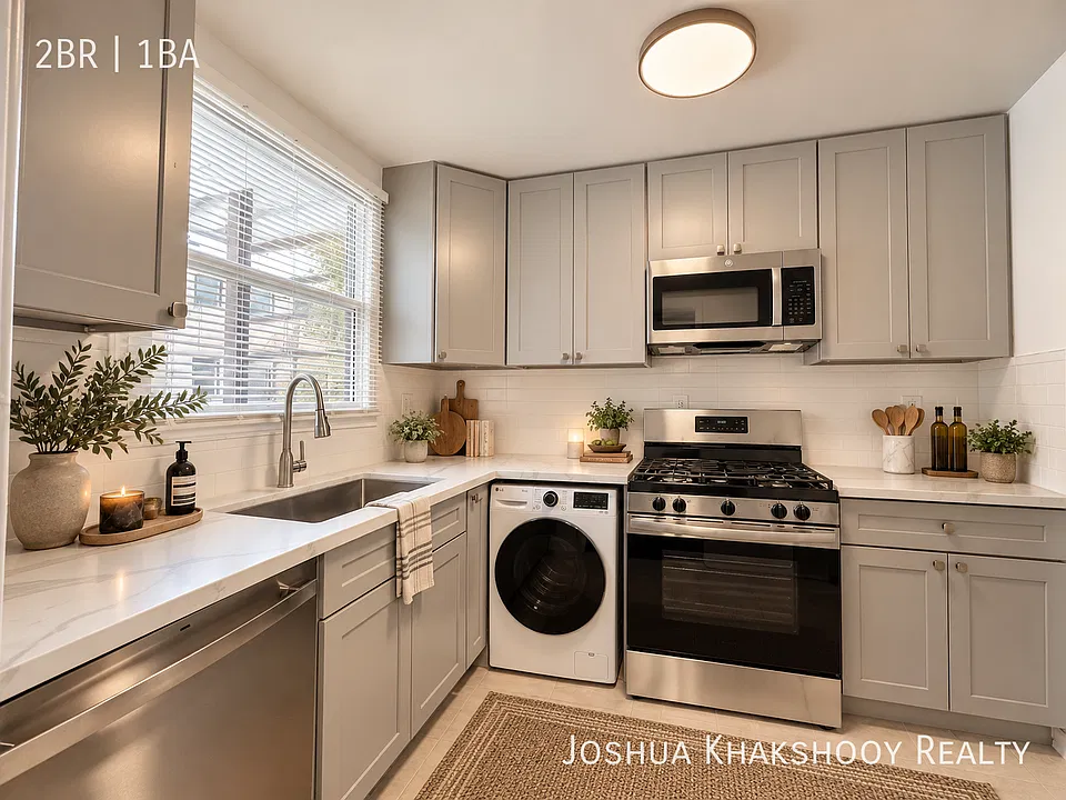 7450 Hollywood Blvd #1