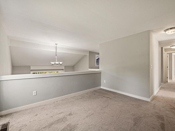 3rd image of 9529 NE 31st St