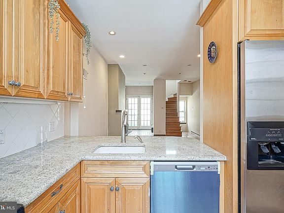 4th image of 522 S 24th St