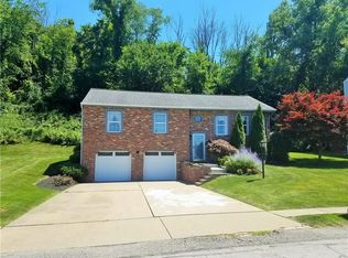 709 Brooketree Ct, Oakdale, PA 15071