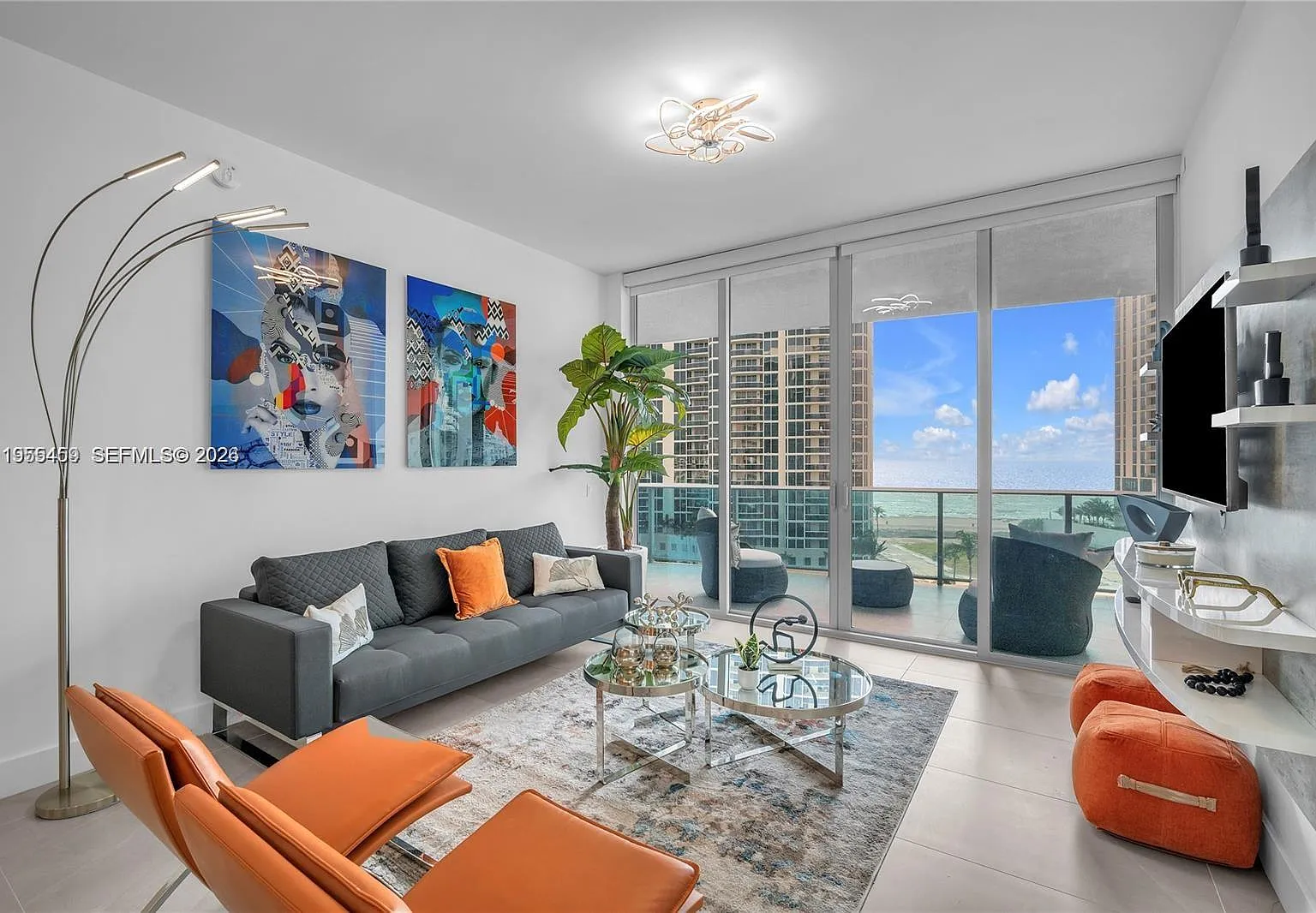 2 bed, 2.5 bath, 1382 sqft, $7,499 — Photo 3