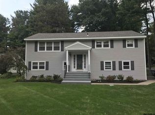 1 Victoria Dr, Guilderland, NY 12084