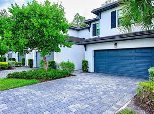 7320 Rockefeller Dr, Naples, FL 34119