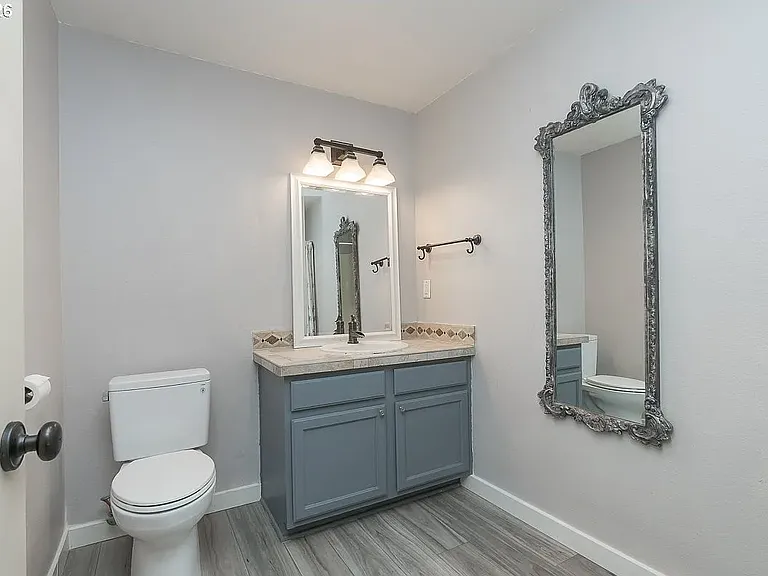 7704 SW Cresmoor Dr — Photo 30