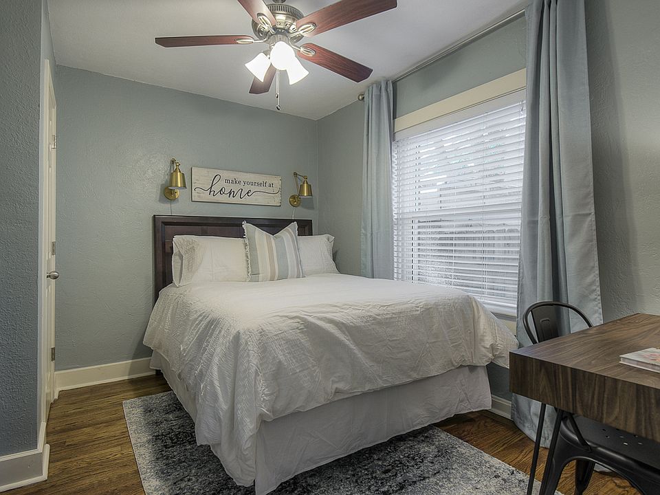 1st image of 3809 Mercier St #202