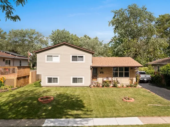 1363 Leslie Ln, Glendale Heights, IL 60139