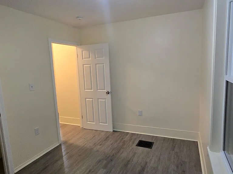 689 Broadway #3 — Photo 14