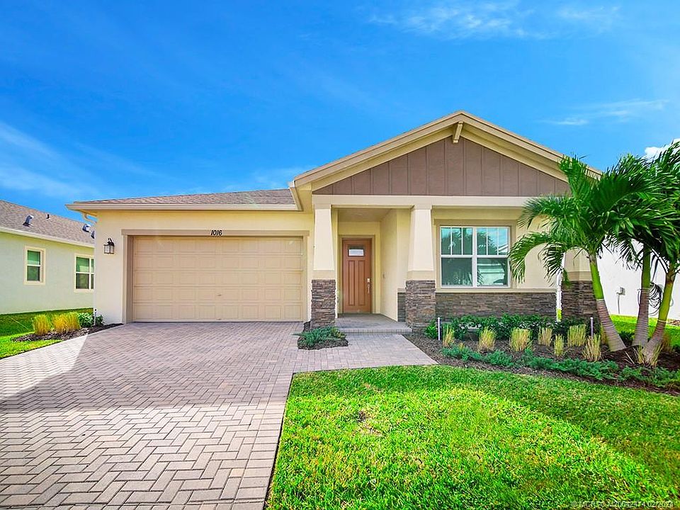 1st image of 1016 SE Crosswood Way
